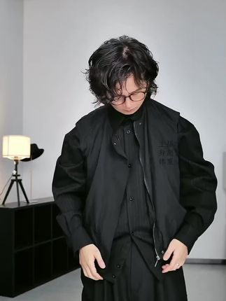 穿上它不怕晒!黑色防晒马甲,不满意就退! 今天下午两点开始有活动了!拍一发三!还有运费险!可以放心冲啦!!#秋冬穿搭#高级感穿搭#马甲#小众设计感#秋冬穿搭新鲜感在线