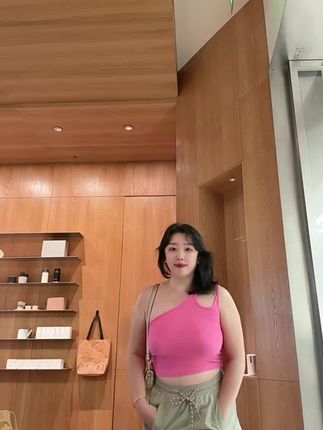 崭新的一天开始了#百搭女鞋小个子 #港风洋气套装 #吊带裙子 #短袖t恤女夏 #显瘦法式连衣裙