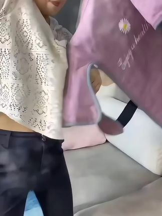 这个海盐热敷包,真的太舒服了!每天晚上睡觉前就这样敷上一片,感觉整个人都放松下来了。它里面都是这种精选的大颗粒海盐,还有淡淡的艾草香,特别适合我们这些经常加班熬夜的女生#粗盐热敷包#海盐热敷包#电加热粗盐热敷包#电加热盐袋
