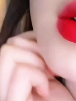 姐妹真的爱惨了!!不挑肤色谁涂谁好看!真的太美了!!#唇釉试色 #唇釉 #不沾杯不掉色 #口红试色 #唇泥