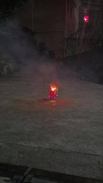 没有10块的孙悟空,那就来20块的小猪佩奇吧 #点炮 #烟花 #孙悟空 #小猪佩奇 #猪八戒