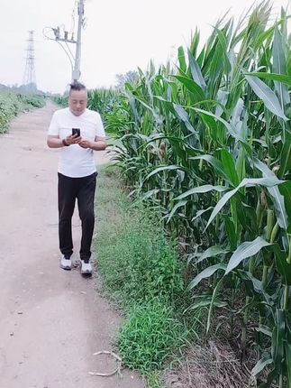 #这就是贪小便宜的后果#搞笑视频,谢谢家人们的支持,祝兄弟姐妹们周末快乐