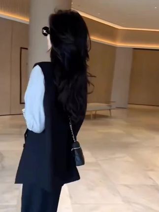 #早秋显身材平价上衣合集#早秋高智感职场穿搭#秋季清冷感白月光穿搭#素颜穿搭如何摆脱土气感