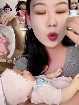 #娃娃 挺逗仿真婴儿洋娃娃会说话喝奶嘴巴会动硅胶宝宝玩偶儿童玩具礼物#过家家 #儿童玩具 #这么好玩的娃谁不想要一个啊