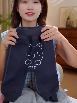 加绒大屁屁裤,太适合秋冬穿尿不湿的宝宝了#萌娃穿搭 #大屁屁裤 #宝宝大屁屁裤 #婴儿裤子 #母婴好物@DOU+上热门 @DOU+小助手 @DOU+好生意