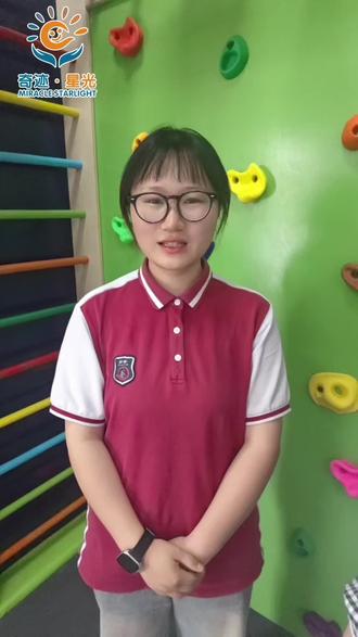 🌈💨【今日分享】 亲爱的家长朋友们晚上好!
如果家里孩子比较胆小,怕高、不愿意攀爬,不用着急。
在这里㊗️小朋友们和大朋友们周末愉快哟🎉