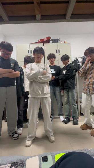 笨跑吧兄弟(第一集)#宿舍#搞笑#抽象#上热搜 #看到最后