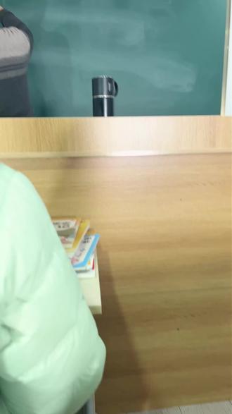 允许自己做自己,允许别人做别人。#英语#英语课堂#英语句子