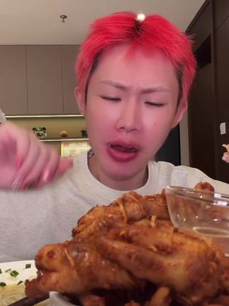 满小饱新出的松茸鸡汤米线真是太好吃了吧!鸡汤鲜,菌菇绝;鲜香浓郁真的超满足!#这个真的太好吃了 #解馋 #妈呀太香了吧 #夜宵吃什么