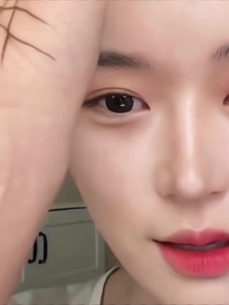 双色卧蚕笔不需要自己找卧蚕结构!一笔画出自带提亮和阴影的肉感卧蚕!! #卧蚕笔 #卧蚕新手化妆教程#dou上热门 #美妆 #好物推荐分享