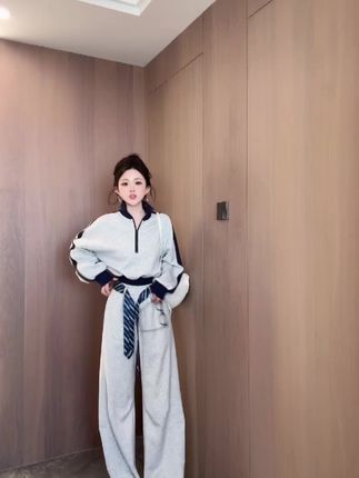 #显高显瘦显腿长 #休闲减龄穿搭 #套装 #气质穿搭 #慵懒风穿搭