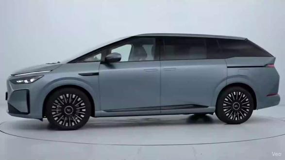 小鹏 X9 加油操作全流程⛽️ 小鹏 X9 增程版加油教程来啦!找准加油口 + 正确操作,新手也能一次搞定,再也不用慌~# 小鹏 X9 #增程版加油 #用车小技巧 #MPV 加油攻略