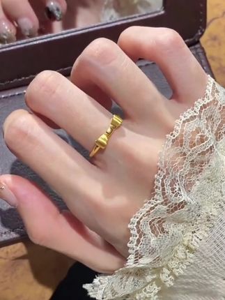 【黄金蝴蝶结戒指】999足金打造,蝴蝶结造型精致又小众,活口设计超贴心~时尚轻奢,不管是送女友还是自留都超合适,戴上就是温柔本人!#黄金戒指#足金戒指#蝴蝶结戒指#戒指#足金999