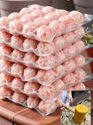 手工鲜虾滑到手11包。工鲜虾滑I口口鲜弹,还原大海的味道 ·真材实料:严选活虾手剥成泥,每口含80%纯虾肉,肉眼可见虾仁颗粒。 ·Q弹爆汁:手工摔打300次,成就脆嫩爽滑口感,沸煮不散,鲜嫩爆汁。 百搭速烹:火锅、煮汤、蒸蛋皆相宜,5分钟即享餐厅级美味。 ·0添加更安心:拒绝香精、防腐剂,孕妇小孩都能放心吃。 鲜香入魂,每一口都是对味蕾的真诚款待~#好物推荐🔥 #好吃不贵经济实惠 #好吃到停不下来 #抖音美食推荐官 #强烈推荐 @抖加🔥上热门🔥dou+🔥热点宝 @DOU+上热门 @DOU+小助手