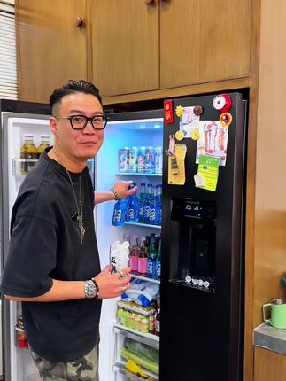 这个日本进口的齐藤可乐真紧要,治愈的蓝色,带有淡淡的海盐味,值得一试#可乐 #齐藤蓝可乐 #口感特别好