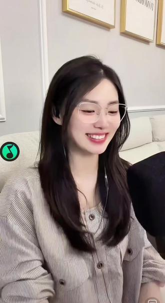 像鱼 @司徒皓月 像鱼 #甜妹直播回放 #好听的音乐总是触动人的心灵