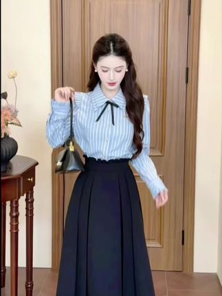 #生活服务热点中心 #秋日氛围感穿搭 东京日记】学院风条纹衬衫半裙套装XMZH9379 XMZH9380#温柔穿搭 #减龄气质 #学院风穿搭 @DOU+上热门