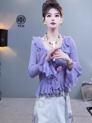 氛围感秋冬,TCH烫钻温暖又时髦 #TCH秋冬氛围 #早秋高智感职场穿搭 #早秋显身材平价上衣合集 #H型身材的邪修穿搭 #微胖女生秋季毛衣测评
