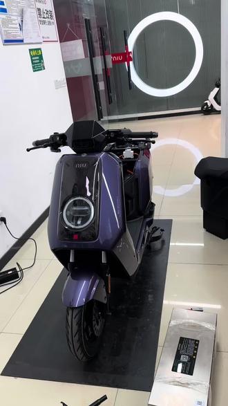 #电动车品牌推荐 #小牛电动#平顶山小牛电动 #小牛NX风速 应客户要求,简单上一组100A锂电,搭配风速80+速度续航200公里左右❤️