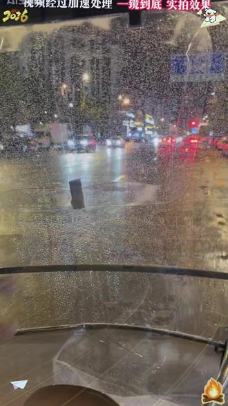 电动车雨棚雨天一片模糊?1 招让雨水自动滑落 #防雨剂 #防雨罩 #电动车