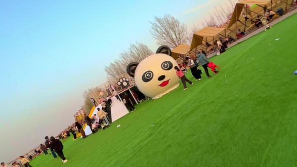 谁这么浪漫,把游乐园开到了湖边? #萌动王国 #共渠 #游乐园推荐#遛娃好去处