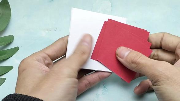 做款手写国风新年小卡,趣味小马书写还能当书签,太有趣