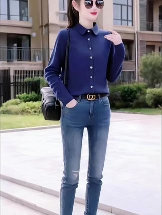 通勤百搭保暖内搭打:/ 底上衣衬衫姐妹们快看过来#这件打底衫简直太美了它是今年流行的爆款,穿上身特别显瘦还很减龄#而且非常百搭又时尚#无论是单穿还是搭配外套都很好看#它的面料柔软舒适#利利爱穿搭