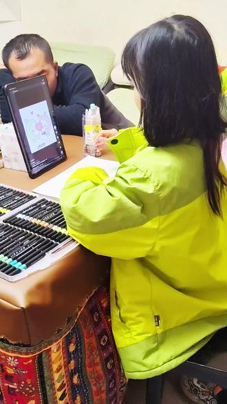 绘画10天🔥蛋小绿蛋小粉贴贴,谁懂这个甜度? 绘画打卡第10天的作品来啦!蛋小绿和蛋小粉贴贴的画面,我直接被甜晕😝 宝子们觉得我把这份甜蜜画出来了吗?没画出来的话评论区教我怎么改!
#手绘萌物 #绘画打卡10天 #蛋仔手绘 #可爱简笔画 #真实生活分享计划