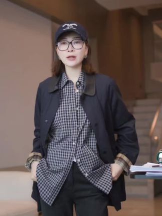 撞色领口双层格纹衬衫!秋日叠穿王炸单品,秒变韩系氛围感女主#秋日氛围感#韩系穿搭#通勤休闲风#OOTD每日穿搭 #衬衫控