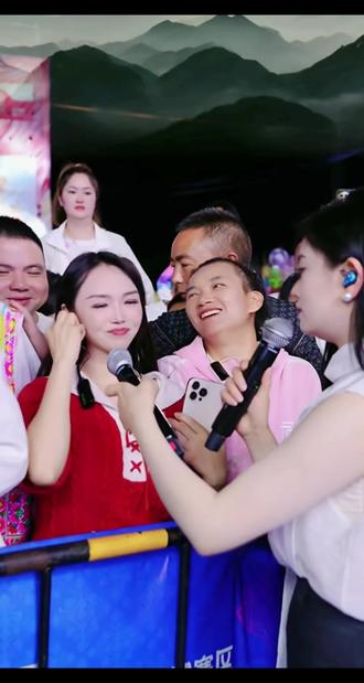 阿朱演唱会比赛 #阿朱 #宗地小辉 #山歌热门推送