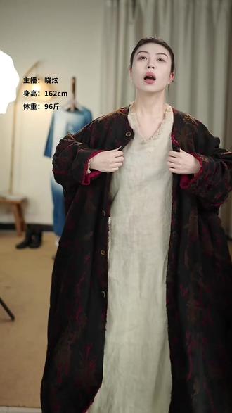 穿上这件复古风衣,瞬间提升气质!