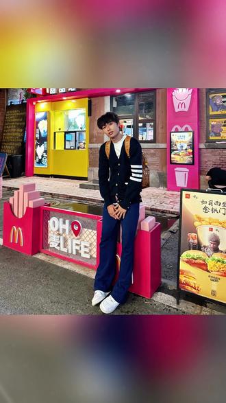 ZLAYCO阿拉伯文刺绣【星辰与明月】藏蓝微喇显瘦运动百搭长裤卫裤#新年好运红我先穿上了 #百大红人新年出片战袍 #微喇长裤 #运动百搭 #潮流裤子