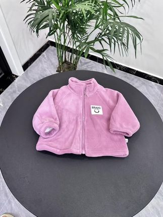 大降温了,妈妈们都在找这种,可以单穿也可以穿在校服里面的棉服,面料细腻柔软,实穿又暖和,一点也不臃肿,#秋冬必备单品 妈妈们快安排#高品质童装 #谁穿谁好看系列 #保暖又好看 #我要上热门
