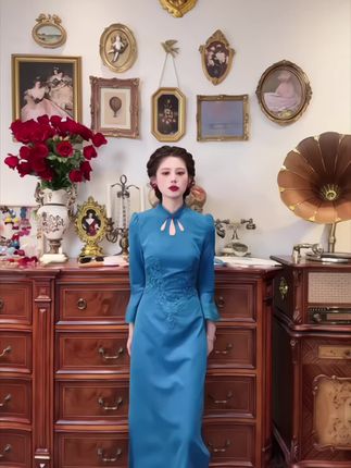 #今天穿什么 #东方美 #旗袍 #改良旗袍 #古典美 一生罗曼【孔雀蓝】秋季新款新中式气质高级感旗袍连衣裙L1494