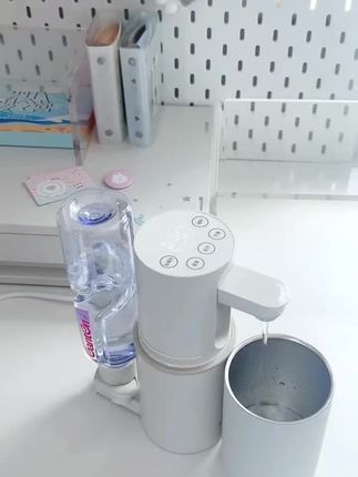 出游必备!BRUNO便携式即热饮水机,直饮超方便 不管出游还是家用,BRUNO便携式即热式饮水机都超实用!小型台式设计不占地,能净直饮还能当电热杯,即开即热,随时喝温水,太省心!