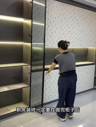 新房装修在柜子做好后就要开始除醛了,除了平时多开窗通风,还可以入手几箱活性炭放在通风不到的柜子里,能有效吸附甲醛、苯系物和装修材料产生的有害气体,效果很不错#好物推荐#活性炭#甲醛治理