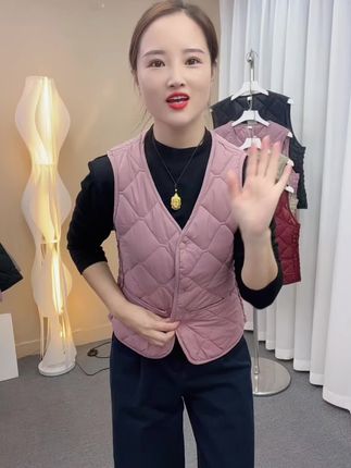 #时尚妈妈装#棉服马甲 #源头实力工厂 她家马甲真好穿,做工精细