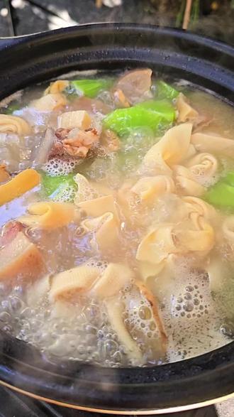 四川人做出来的腌笃鲜能是什么味呢?咋们今天完整的复刻一锅,吃起来汤鲜 笋脆 肉糯哦!#腌笃鲜#腌笃鲜做法#春天里的菜