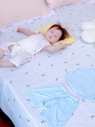 品质非常好的莫代尔家居套装,软糯丝滑,上身洋气好看!#面料柔软丝滑 #女宝穿搭 #女童睡衣