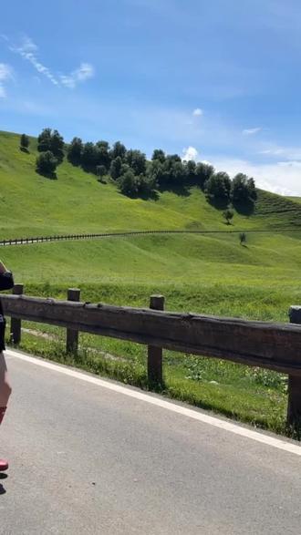 什么时候去川西合适,当然是每年6-8月份 #川西美景 #川西旅游攻略 #旅行推荐官 #四姑娘山 #川西小团