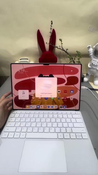 华为mate pad Pro 13.2搭配原装键盘 ,超窄边框设计一万毫安超大电池,持久续航,支持PC级WPS一屏多用 ,多屏协同,星闪连接,办公超方便,效率翻倍,原装键盘磁吸连接,支持反向充电