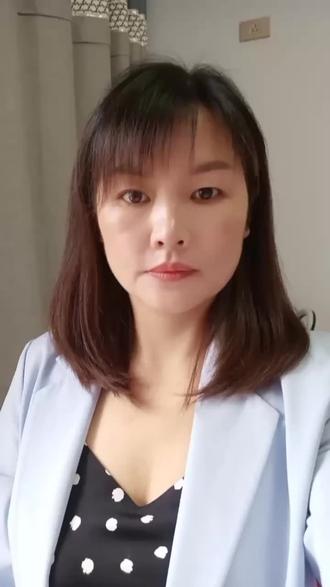 好多人总是问我为什么不找个男人结婚,何必一个人过得那么累,我告诉你们,累就对了,轻松是留给死人的。靠男人吃饭的女人。万一哪天男人先走了呢?那你吃什么?我只做事业脑,不做恋爱脑。恋爱脑的人一天纠结他爱不爱你。我只关心卡里的数字够不够多,把爱男人的精力来好好搞事业,搞钱。