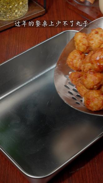 过年的餐桌上少不了丸子,试试这个炸藕丸,外酥里嫩,非常好吃 #藕丸子油炸的做法 #美食趣胃计划 #家常菜教程