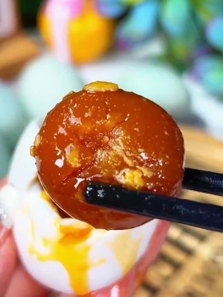 大号流油咸鸭蛋#流油咸鸭蛋 #咸鸭蛋 #海鸭蛋