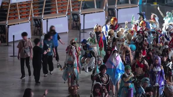 谁能拒绝徐州的漫展,就在2月20~21日徐州.HCE淮海国漫游戏互娱展2nd盛大官宣,地址安排在场地超大的淮海国际博览中心,到时有许多Coser前来参加,现场安排了许多有趣的活动,赶紧点击视频左下角囤票,不去随时可退#带着抖音逛漫展 #二次元 #徐州漫展#coser#漫展