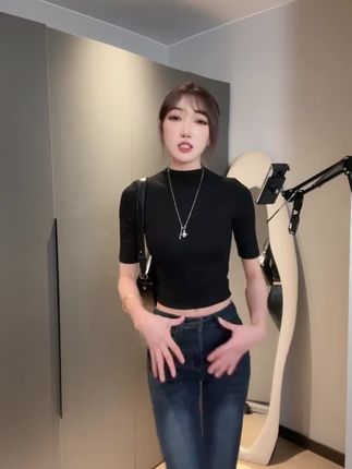 蓝灰色微喇牛仔裤女中低腰2025年秋季新款弹力修身显瘦喇叭长裤#女装#女装新品日 #牛仔裤#长裤#修身