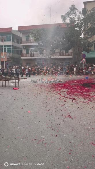 廉江市石颈镇初九游神,无任何风,烧的金银宝出现这种现象!#家乡习俗
