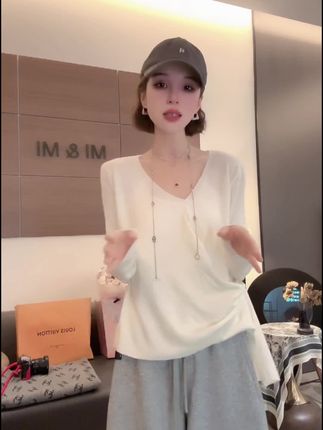 #早秋显身材平价上衣合集 【米米私服】纯色薄款上衣女V领时尚长袖毛针织衫2502-251#高级感穿搭 #休闲减龄穿搭 #显瘦遮肉 #春秋穿搭