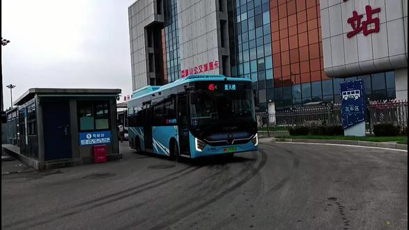 #唐山公交 #爱拍车的小梦 今日起,蓝天楼车场将启动搬迁工作,原有的45路和17路支线、29路将不再运营,32路将中断后半程,同时新增34路公交线路(代替32路后半程)以供市民选择。习惯了的道路,不经意间变得陌生,心中不免泛起几许淡淡的惆怅。但愿我们都能够迅速适应,顺畅地在繁华都市中探寻自己的方向,不迷失于车水马龙之间.再看一遍唐山公交45路全程pov吧蓝天楼→唐山站4-3060(临时加车)@徬晚余光 @小毛驴儿 @3-1613📸 @爱记录公交的小于 @3-1642 @不爱打电话 @万能星辰(星辰摄影📷) @巧克力蓝莓蛋卷 @大毕爱拍车❤️0641 @学院路口🚌🚎 @6-2103📸 @(缓更)小杨爱拍车2936 @6-3761📷 @5-1259📸 @一辆王禾庄的小金龙 @Route·Bus1321、1532 @此生只爱11路📷