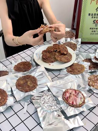 #妈呀太香了 #脂渣饼 纯猪肉的脂渣饼 保留了原汁原味,小时候的味道#这也太好吃了